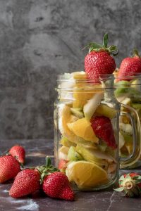 Bebidas Isotónicas Naturales: Frutas para la Hidratación en Hostelería